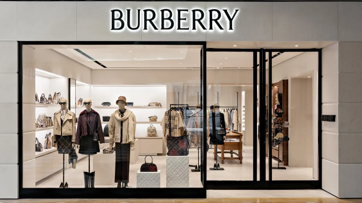 Escaparate de una tienda oficial Burberry