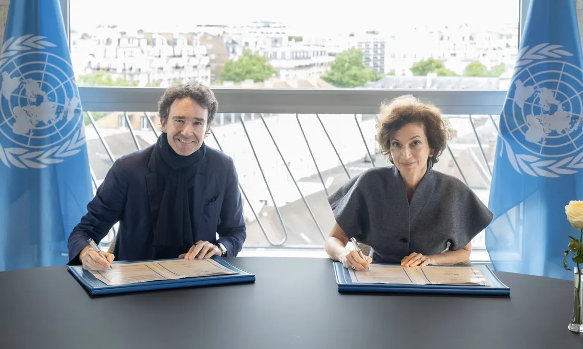 Firma del Partnership entre LVMH y la UNESCO