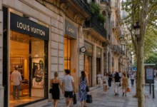 Calle de tiendas de lujo en España