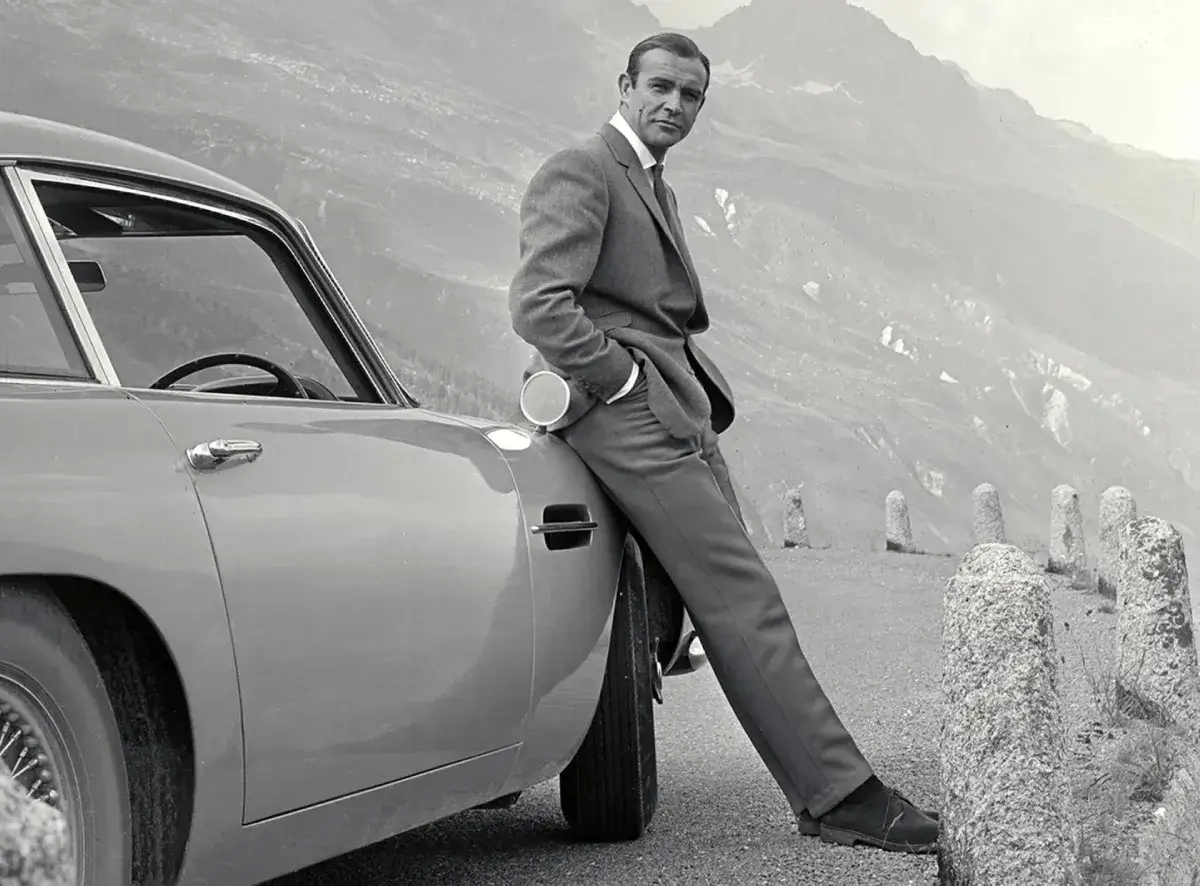 James Bond y Aston Martin
